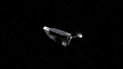Recreación artística del telescopio espacial Nancy Grace Roman de la NASA observando en el espacio, con su parasol inclinado sobre un fondo de estrellas.