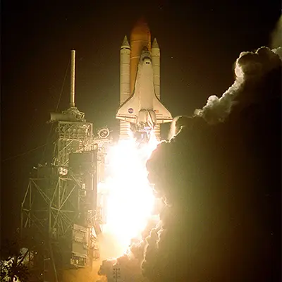 House Call: Discovery on Its Way to Hubble (1999)