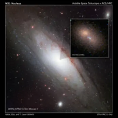 Hubble Zooms in on Double Nucleus in Andromeda Galaxy
