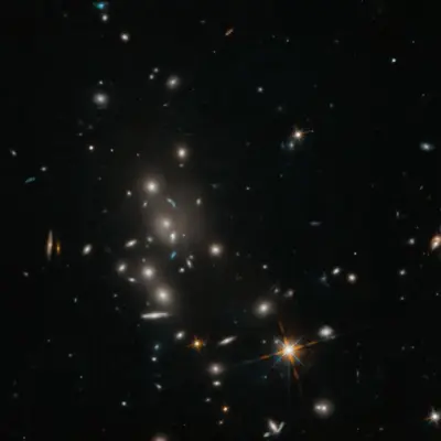 Hubble Captures Galaxy Cluster