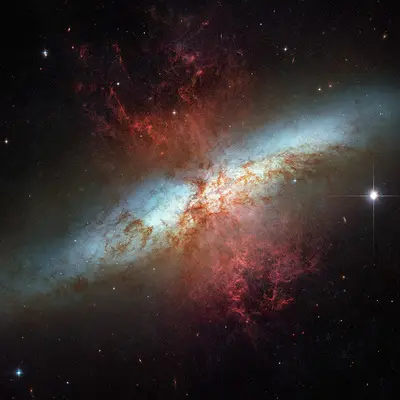Happy Sweet Sixteen, Hubble Telescope! – Starburst Galaxy M82
