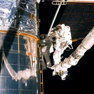 Final Spacewalk Duties Carried Out Using the RMS (1997)