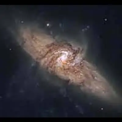 Lined-Up Galaxies Show Rare Details (NGC 3314)