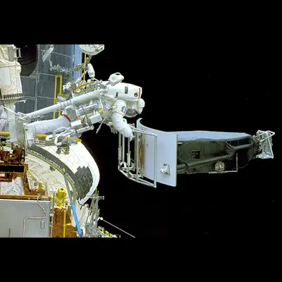 Replacing the Wide Field and Planetary Camera (1993)
